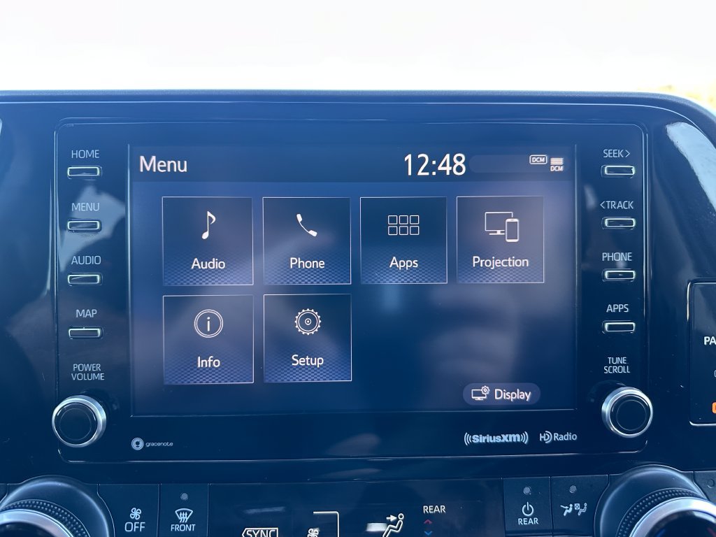 Used 2021 Toyota Highlander XLE AWD/4WD image 17