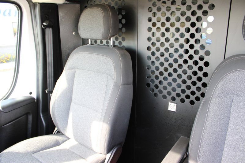 Used 2025 RAM ProMaster 2500 w/ U-Haul Equipment Group FWD image 12