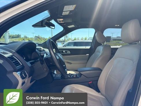 Used 2018 Ford Explorer Limited w/ Equipment Group 301A AWD/4WD image 7