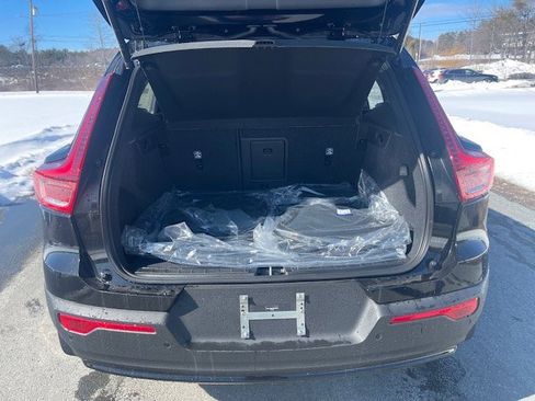 New 2026 Volvo XC40 B5 Plus w/ Climate Package AWD/4WD image 10
