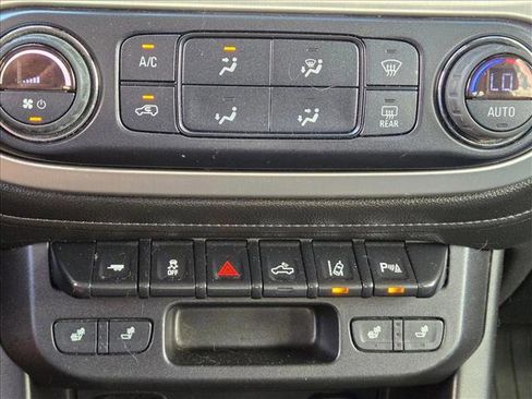 Used 2019 GMC Canyon SLT w/ Driver Alert Package image 18