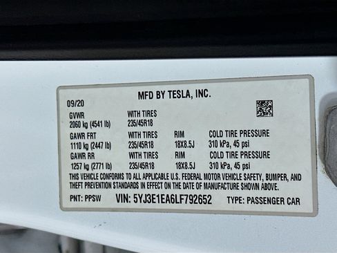 Used 2020 Tesla Model 3 Standard Range Plus image 12