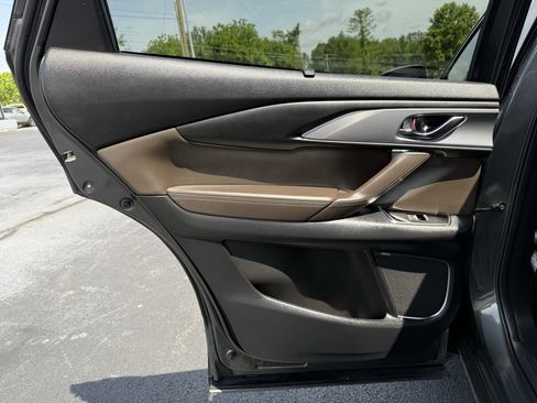 Used 2023 MAZDA CX-9 Signature image 13