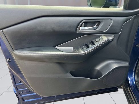 Used 2025 Nissan Rogue SV AWD/4WD image 27