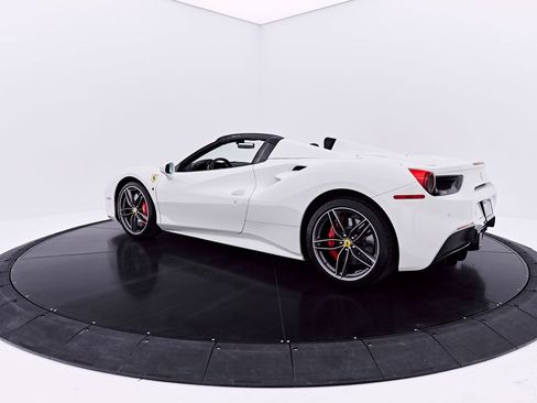 Used 2019 Ferrari 488 Spider RWD image 22