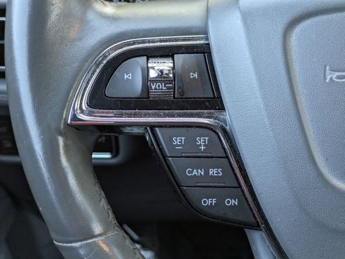 Used 2021 Lincoln Nautilus Reserve image 16