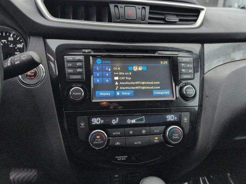 Used 2015 Nissan Rogue SL image 28