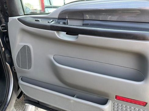 Used 2004 Ford F250 XLT image 19