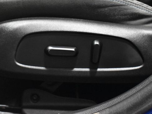 Used 2019 Chevrolet Cruze LT image 4