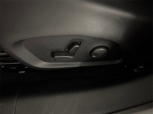 New 2026 Jeep Compass Limited image 17