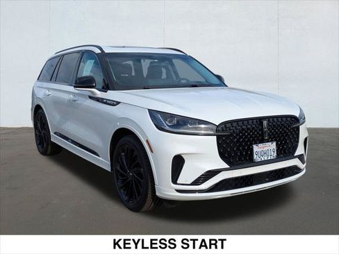 Used 2025 Lincoln Aviator Reserve w/ Equipment Group 201A AWD/4WD image 7