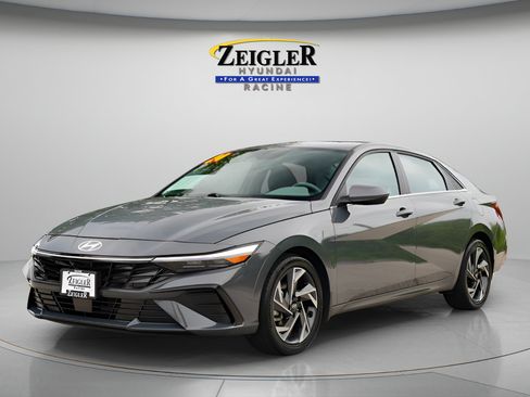 Certified 2024 Hyundai Elantra SEL w/ Convenience Package FWD image 3