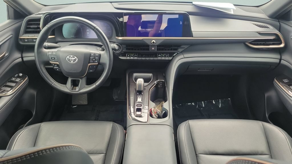 Used 2026 Toyota Crown AWD/4WD image 11