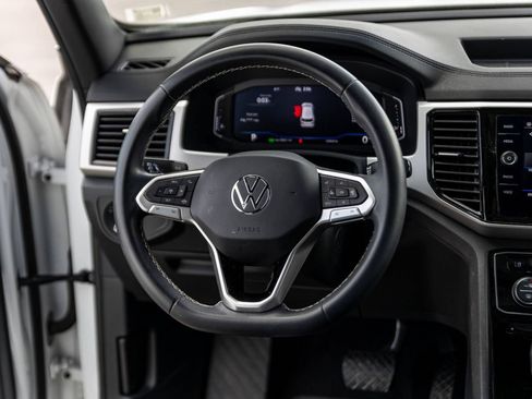 Used 2023 Volkswagen Atlas Cross Sport SE w/ Panoramic Sunroof Package FWD image 10