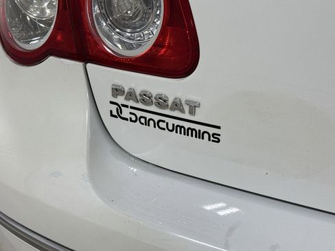 Used 2007 Volkswagen Passat 2.0T image 25