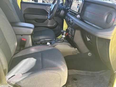 Certified 2024 Jeep Wrangler Unlimited Rubicon w/ XTREMEE 35" Tire Package image 17