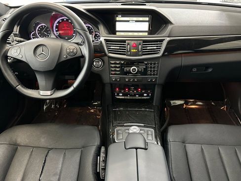 Used 2011 Mercedes-Benz E 550 Sedan w/ Premium 2 Pkg image 29