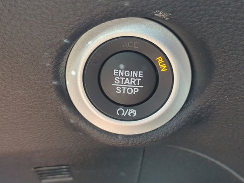 New 2026 Chrysler Pacifica Limited AWD/4WD image 32