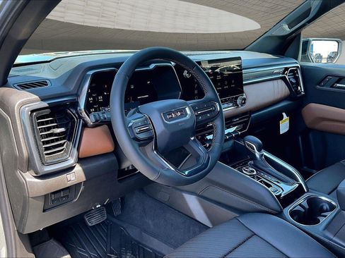 New 2026 GMC Canyon AT4 w/ AT4 Premium Package AWD/4WD image 8