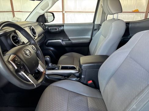 Used 2021 Toyota Tacoma SR5 image 9