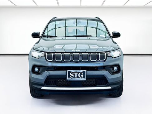 Used 2022 Jeep Compass Limited w/ Sun and Sound Group image 2