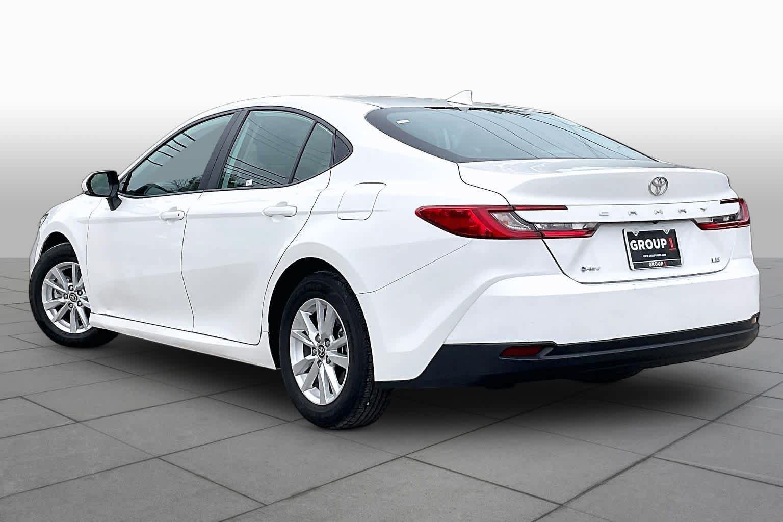 Used 2025 Toyota Camry LE w/ Convenience Package FWD image 12