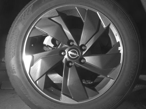 Used 2025 Nissan Rogue SV image 15