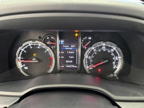 Used 2020 Toyota 4Runner TRD Off-Road AWD/4WD image 17