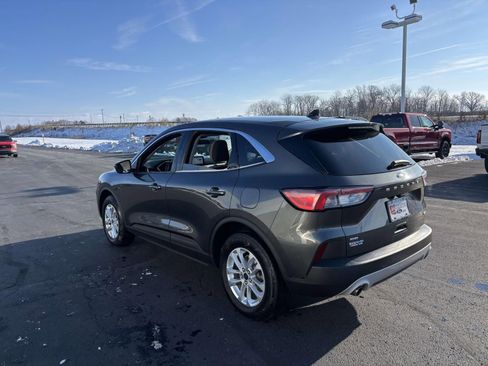 Certified 2020 Ford Escape SE image 7