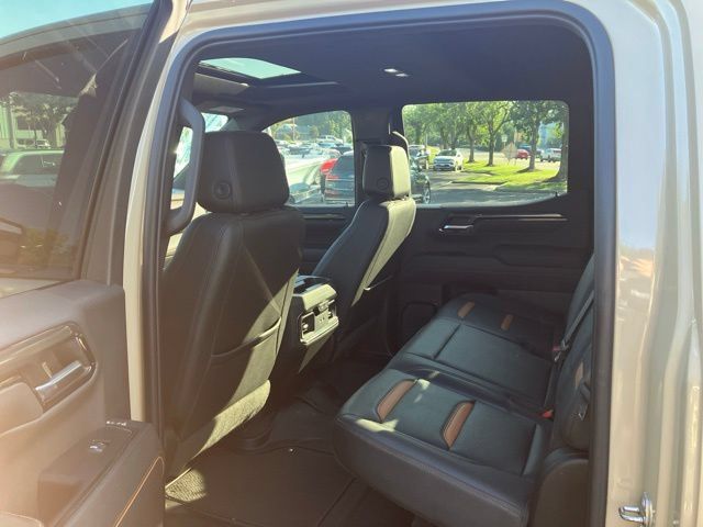 Used 2022 GMC Sierra 1500 AT4 w/ AT4 Preferred Package AWD/4WD image 10