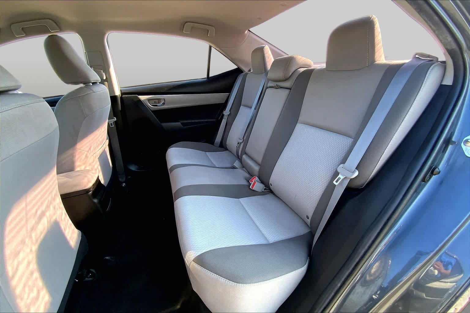 Used 2018 Toyota Corolla LE FWD image 20