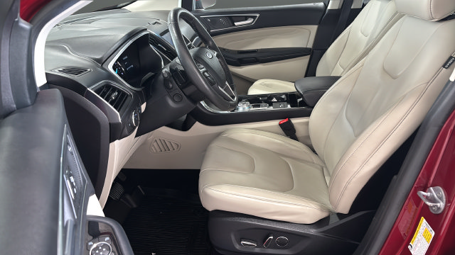 Used 2019 Ford Edge Titanium w/ Cold Weather Package AWD/4WD image 9