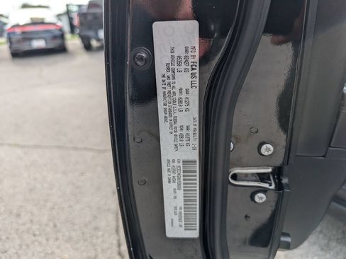 Used 2019 Chrysler 300 Limited AWD/4WD image 26