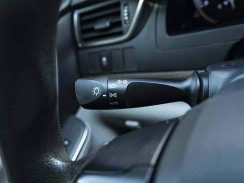 Used 2017 Toyota Camry LE FWD image 23