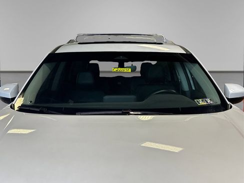 Used 2025 Nissan Pathfinder SL w/ SL Premium Package AWD/4WD image 16