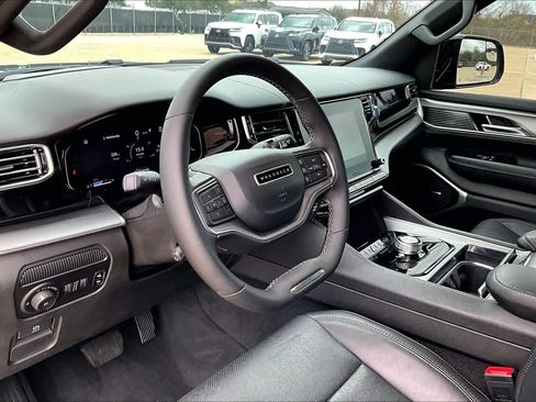 Used 2023 Jeep Wagoneer Series II image 18