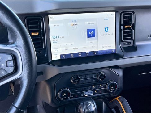 Used 2023 Ford Bronco Badlands image 15