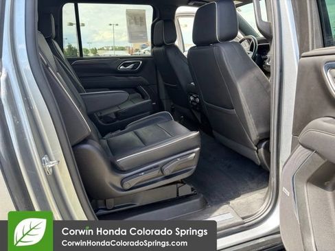 Used 2023 GMC Yukon XL SLT w/ SLT Luxury Package AWD/4WD image 18
