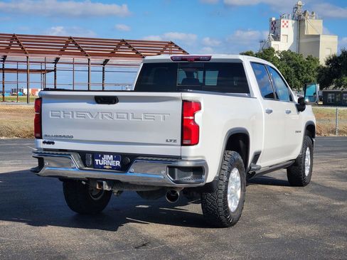 Used 2024 Chevrolet Silverado 2500 LTZ w/ LTZ Convenience Package image 4