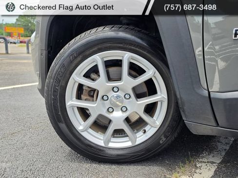 Used 2021 Jeep Renegade Latitude w/ Luxury Group I FWD image 13