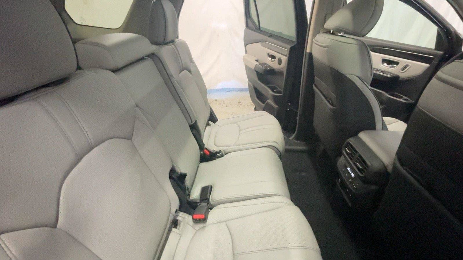 Used 2025 Honda Pilot Elite image 23