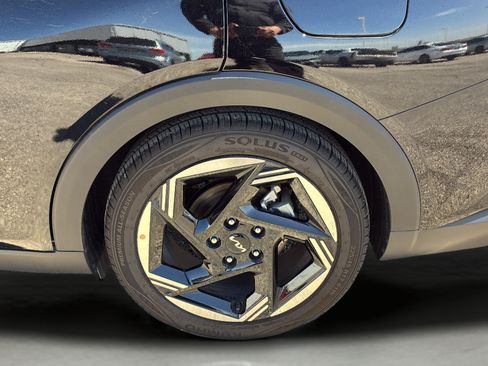 Certified 2025 Kia K4 EX FWD image 30