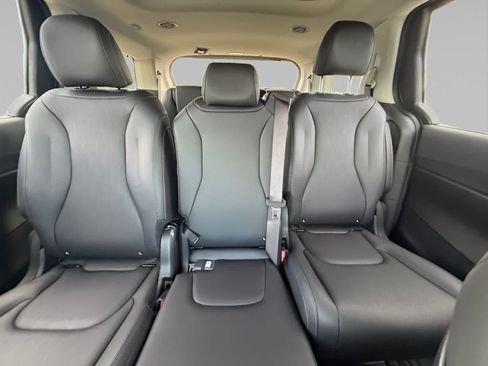 New 2026 Kia Carnival SX w/ SX Dark Edition Package FWD image 22