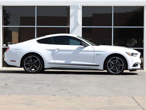 Used 2016 Ford Mustang GT Premium w/ Equipment Group 401A RWD image 7
