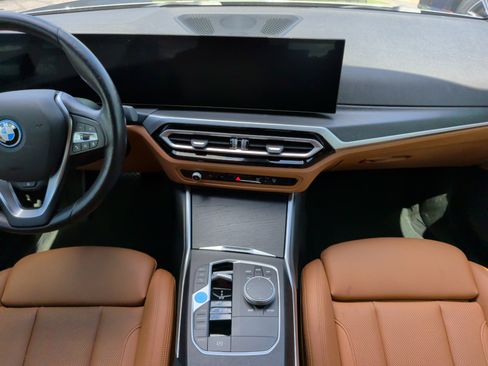 Used 2023 BMW i4 eDrive35 w/ Premium Package RWD image 33