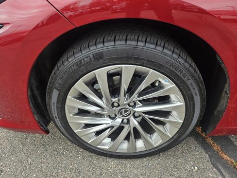 Used 2022 Lexus ES 300h w/ Luxury Package image 30