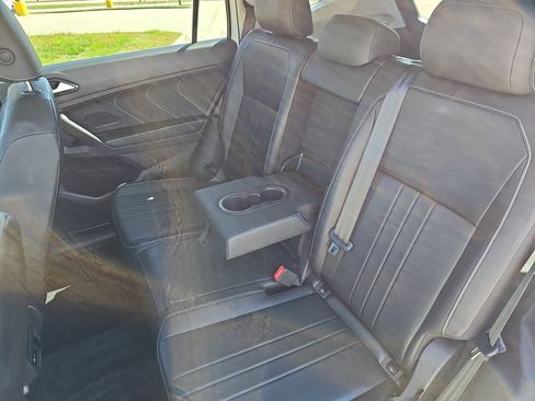 Used 2024 Volkswagen Tiguan SE image 16