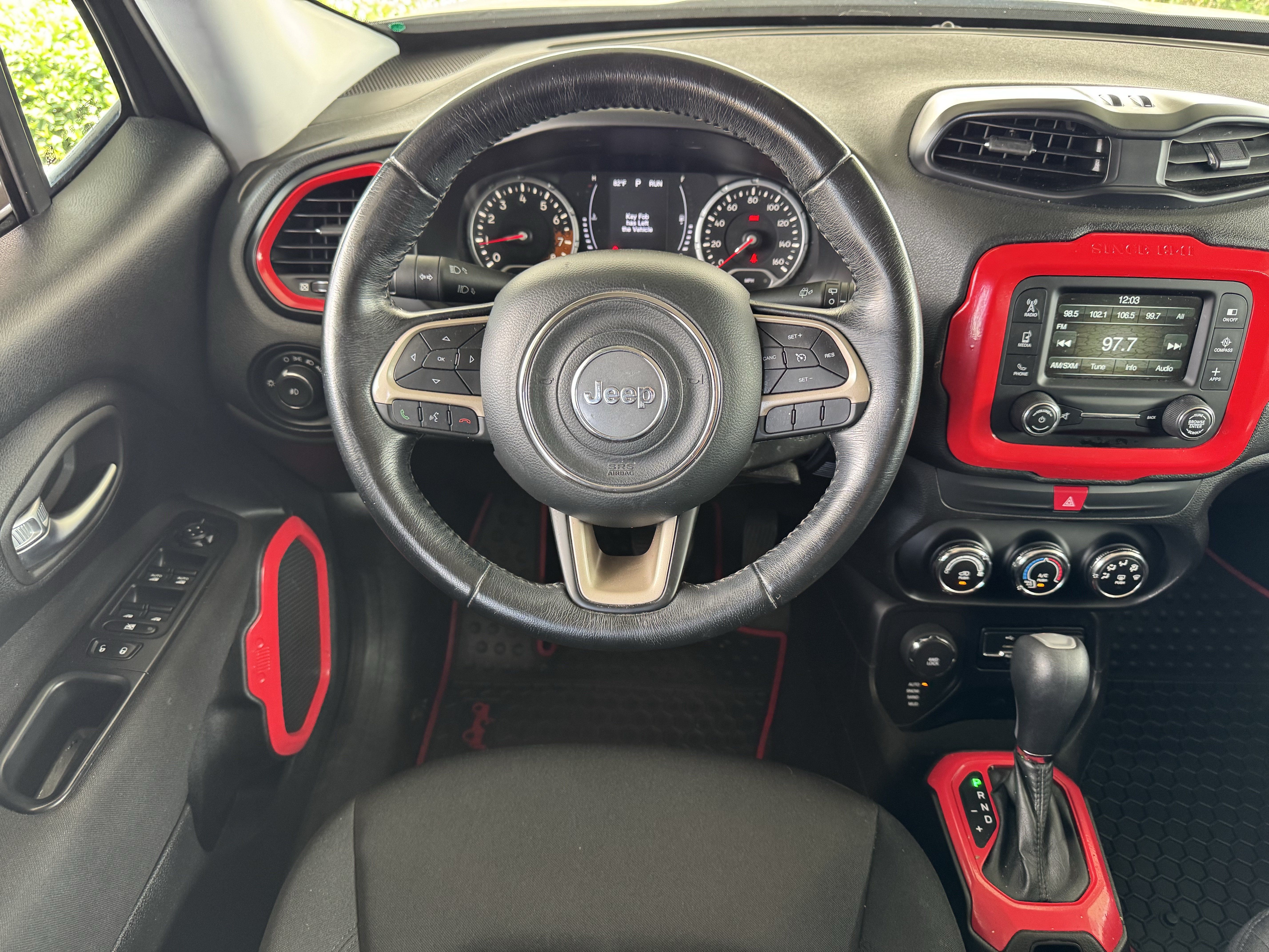 Used 2017 Jeep Renegade Latitude AWD/4WD image 18