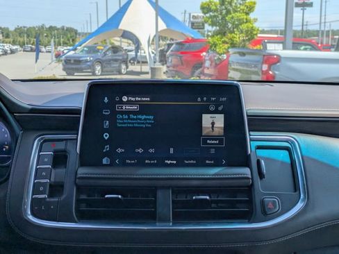 Used 2023 Chevrolet Tahoe Z71 w/ Z71 Off-Road Package image 21