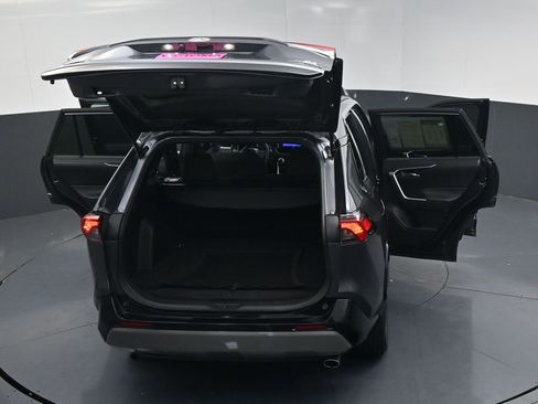 Used 2024 Toyota RAV4 SE image 23